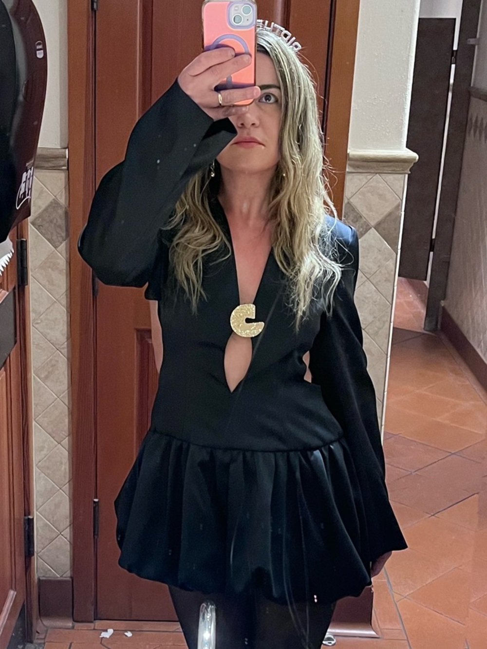 TREND NEW ! ZARA SATIN PUFFBALL DRESS
🚨FIRM PRICE NO DISCOUNT ON THIS DRESS - Picture 8 of 17